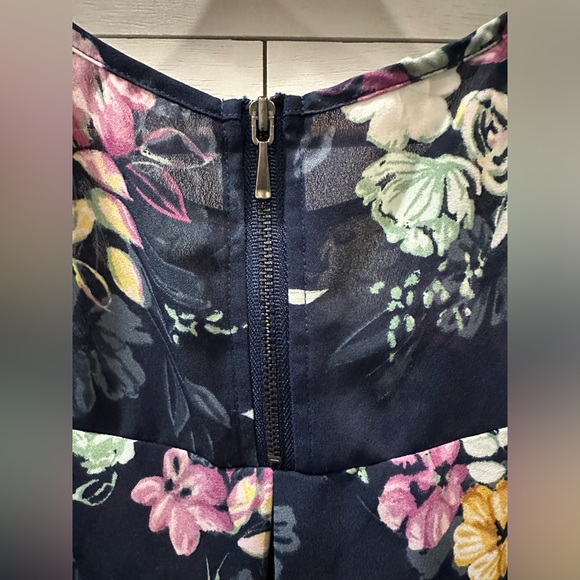 Maurice Floral Blouse- women’s medium - Picture 4 of 5